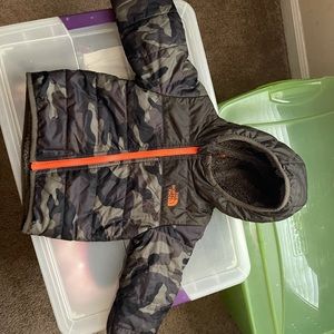 North face winter coat size 12- 18 months